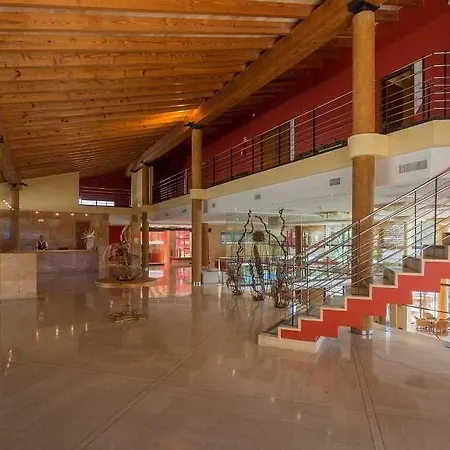 Illot Park & Отель 4*