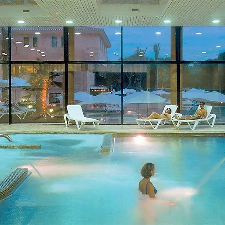 Illot Park & Отель 4*