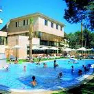 Illot Park & Отель 4*