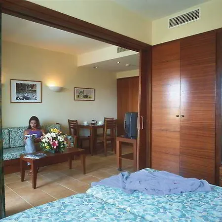 Illot Park & Hotel 4*